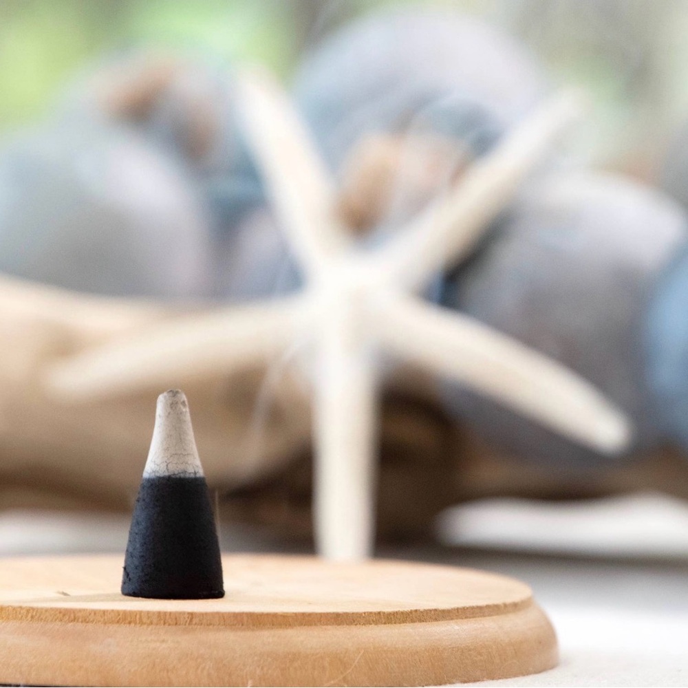 Incense cones - Palo Santo and Cedar